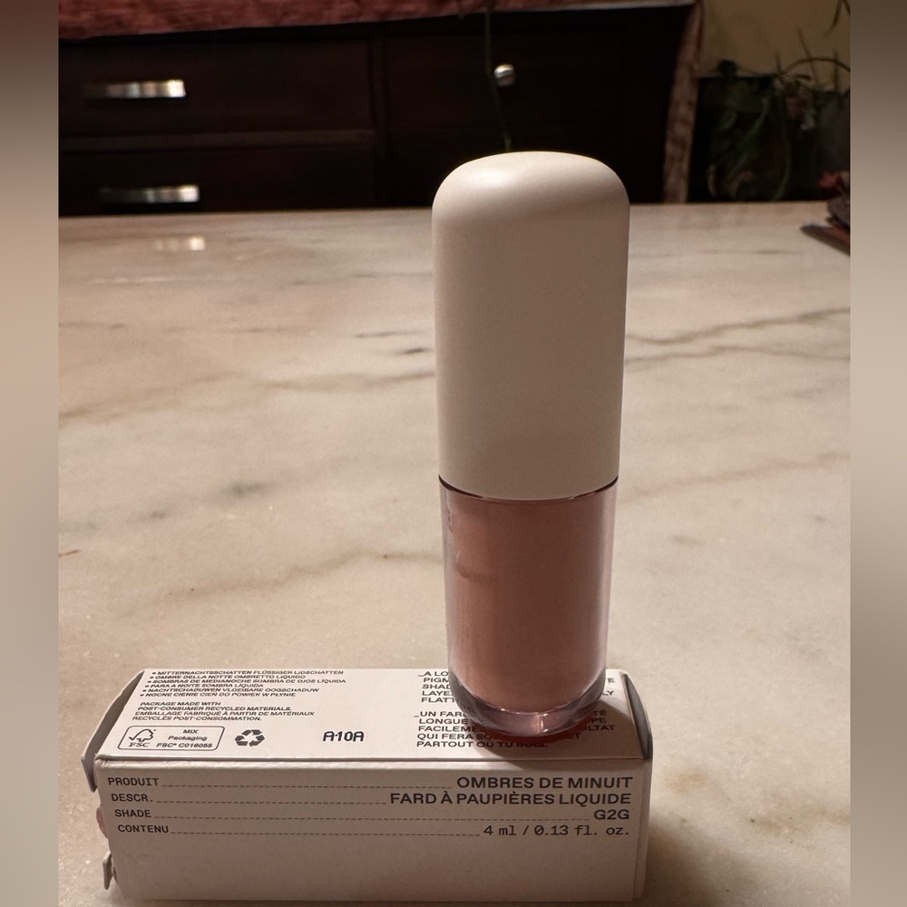 REM Liquid Eyeshadow in the box shade G2G
